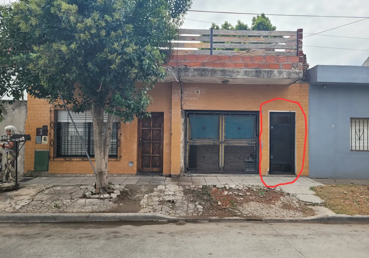 Se Alquilan 3 Departamentos Internos En Ezpeleta