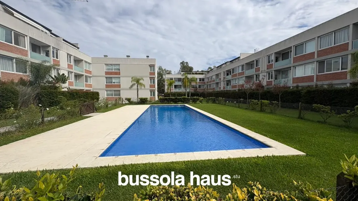 Departamento De Dos Ambientes Con Jardín En Villa Los Remeros