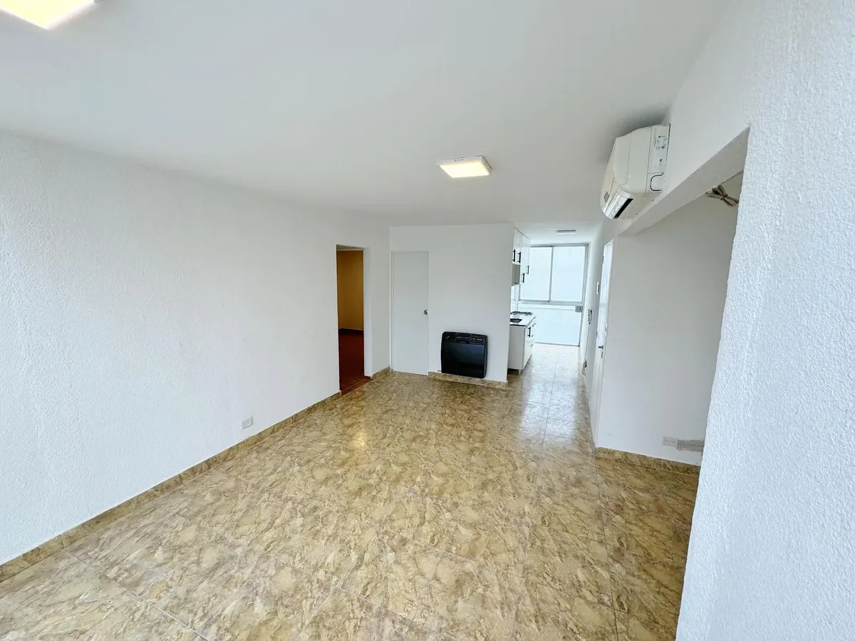 Tres Ambientes En Alquiler En Barrio Mil Viviendas