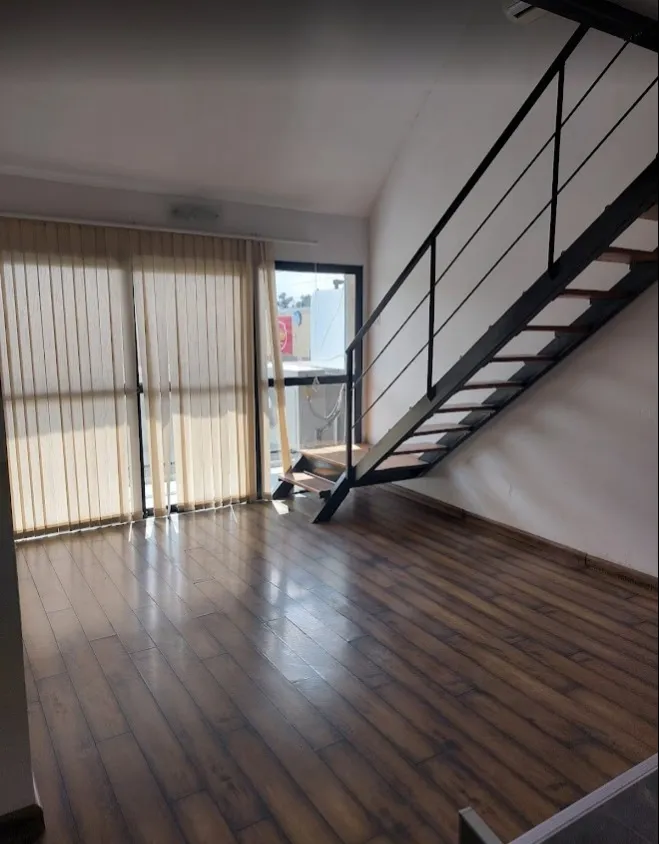 Departamento De 2 Ambientes Con Entrepiso. Muy Luminoso