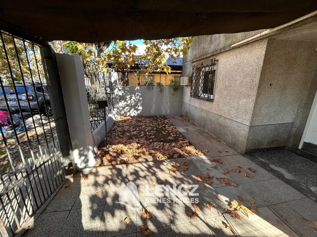 Casa En Ph Al Frente En Quilmes Oeste