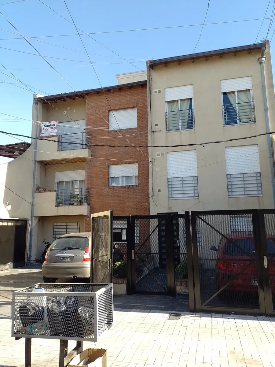 Departamento 3 Amb. Al Fte C/balcon - Sgto. Cabral 1279 - Ramos Mejía
