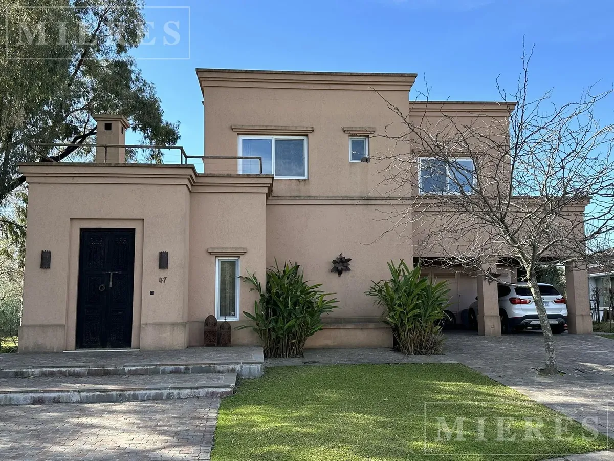 Casa A La Laguna En Alquiler Anual Amoblado En Las Glorietas, Nordelta
