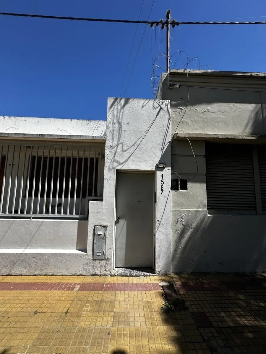2 dormitorios con patio interno