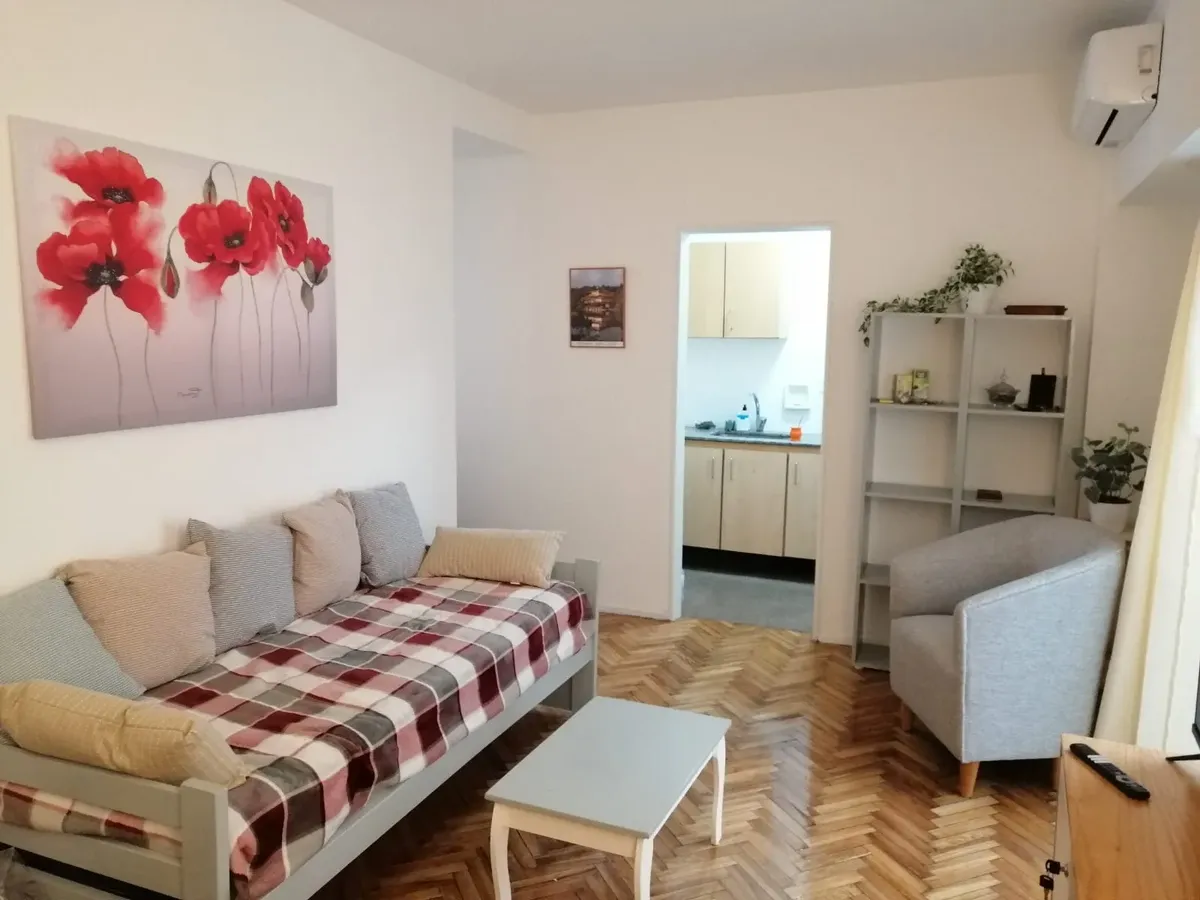 Furnished 2-room unit, AC and tub