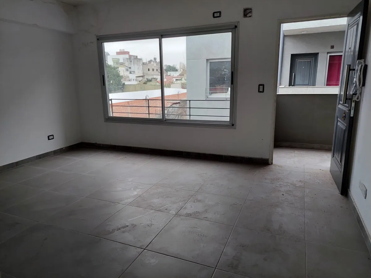 Departamento De 2 Ambientes Alquiler Moron- Apto Profesional