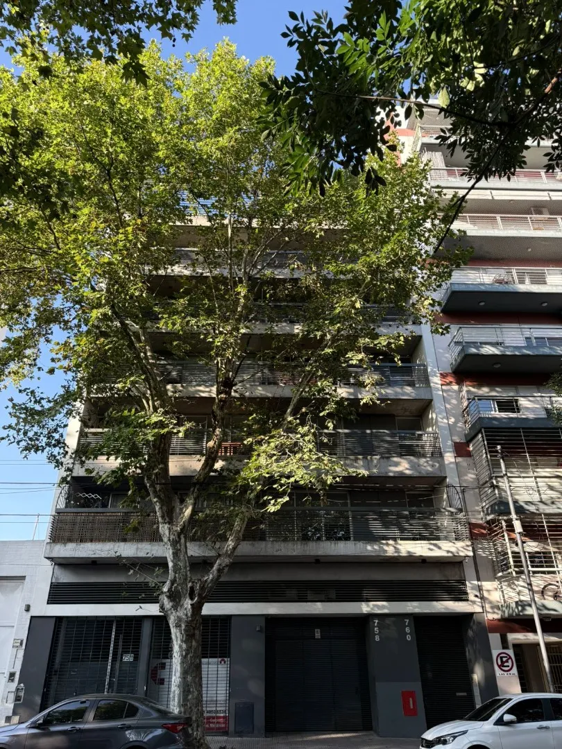 Monoambiente En Alquiler - Flores