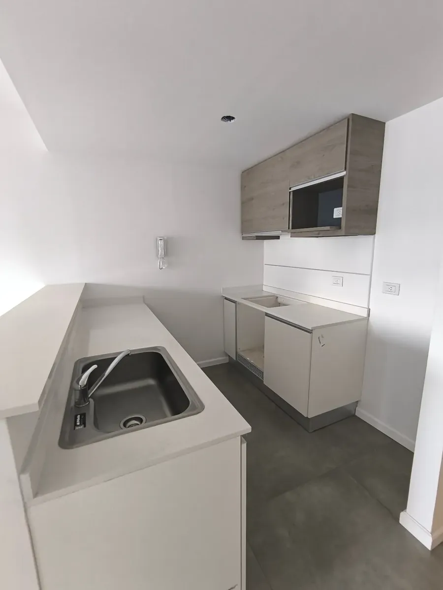 50 m², internal patio, pool