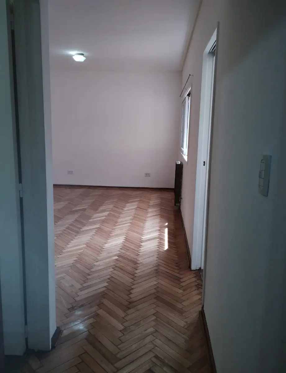 Alquila Monoambiente Súper Luminoso Y Muy Silencioso En Almagro