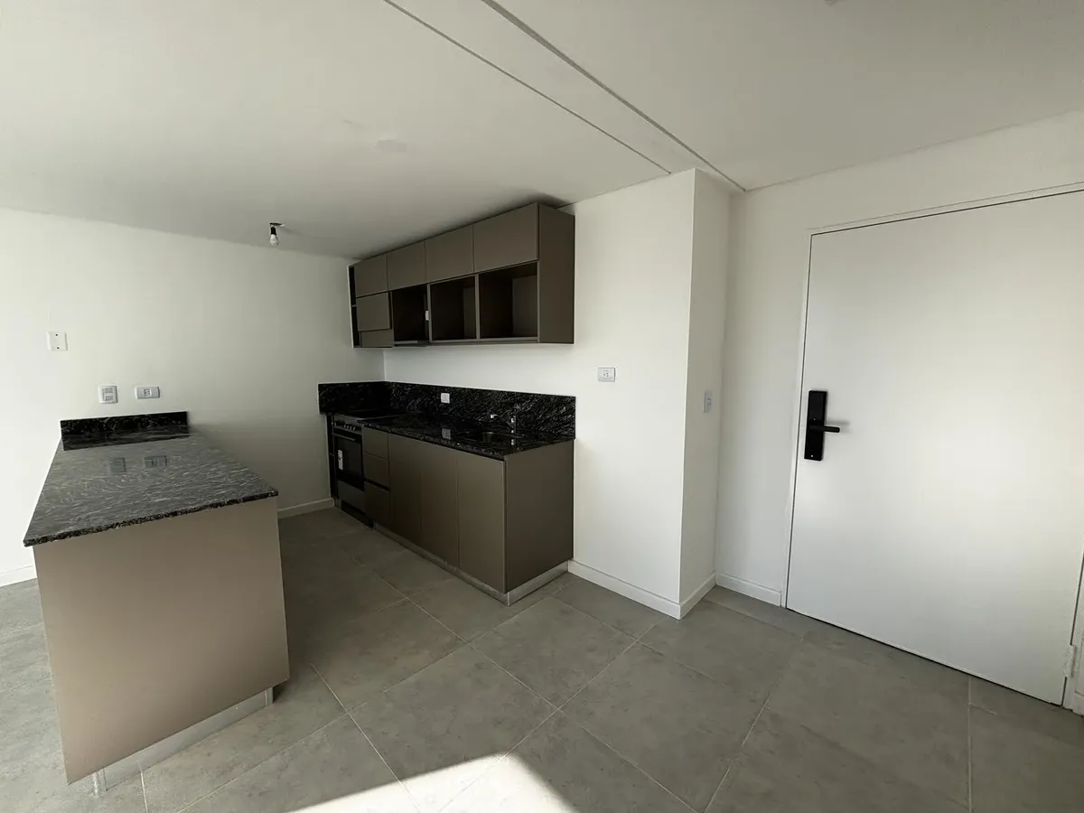Departamento De 2 Ambientes En Venta, Con Balcón Aterrazado A Estrenar