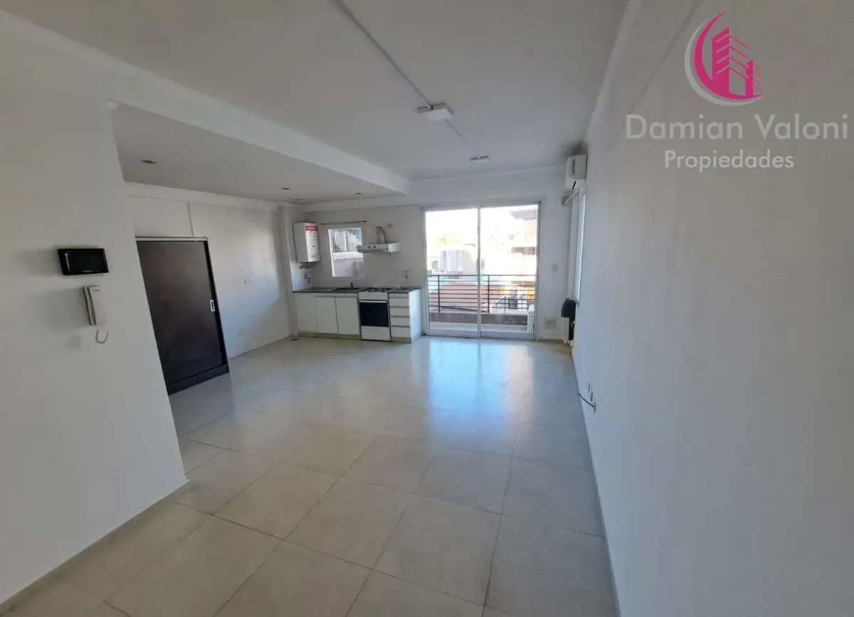 Studio with balcony to the back