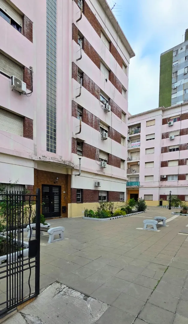 Departamento De 3 Ambientes Al Frente -muy Luminoso