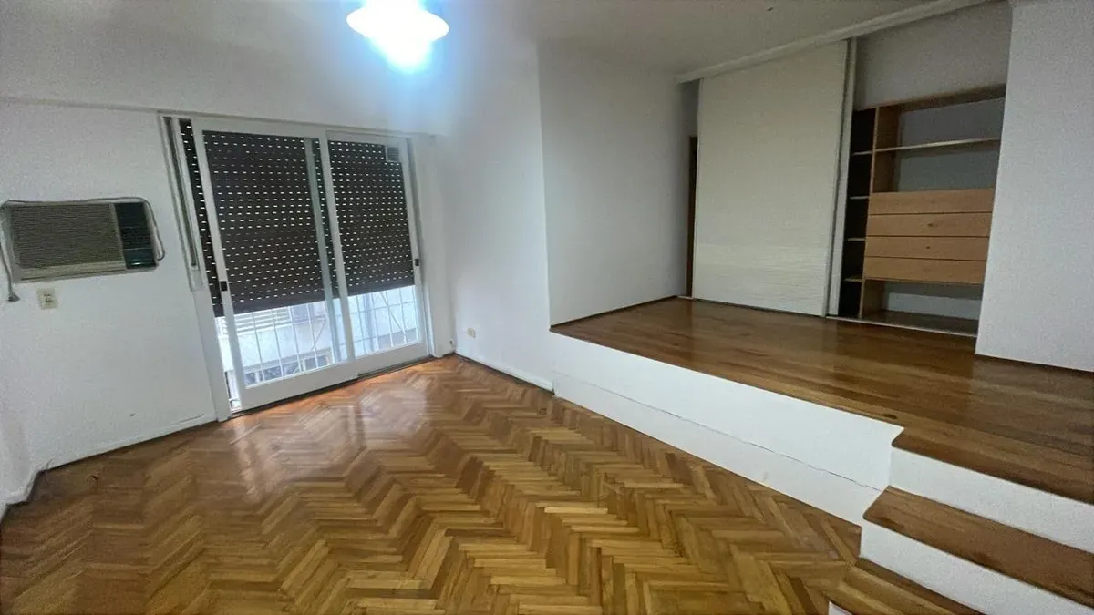 Monoambiente en Palermo, balcón francés
