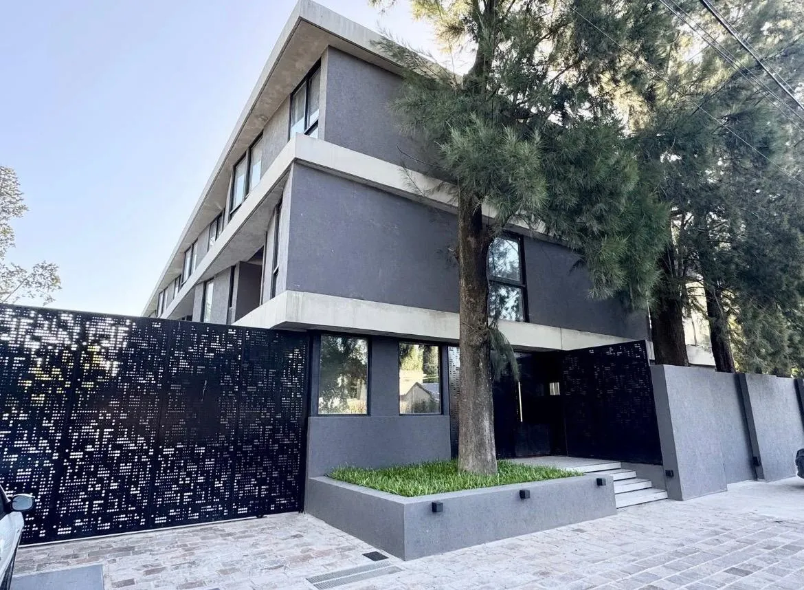 Duplex com piscina e vaga