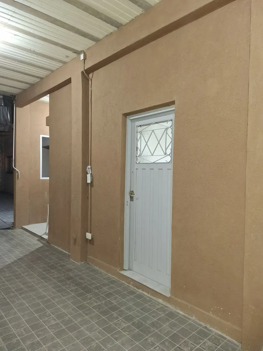 Departamento De 3 Ambientes En Alquiler Villa Luzuriaga. Excelente Estado