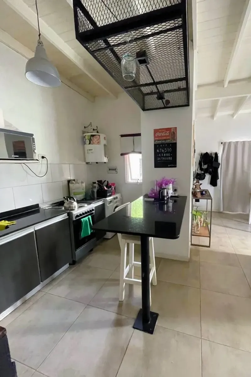 Aiquilo Departamento En Condominio. Excelente Estado . Excelente Ubicación. Portón Eléctrico Cochera Privada . Pileta Y Parrilla. Se Aceptan Mascotas
