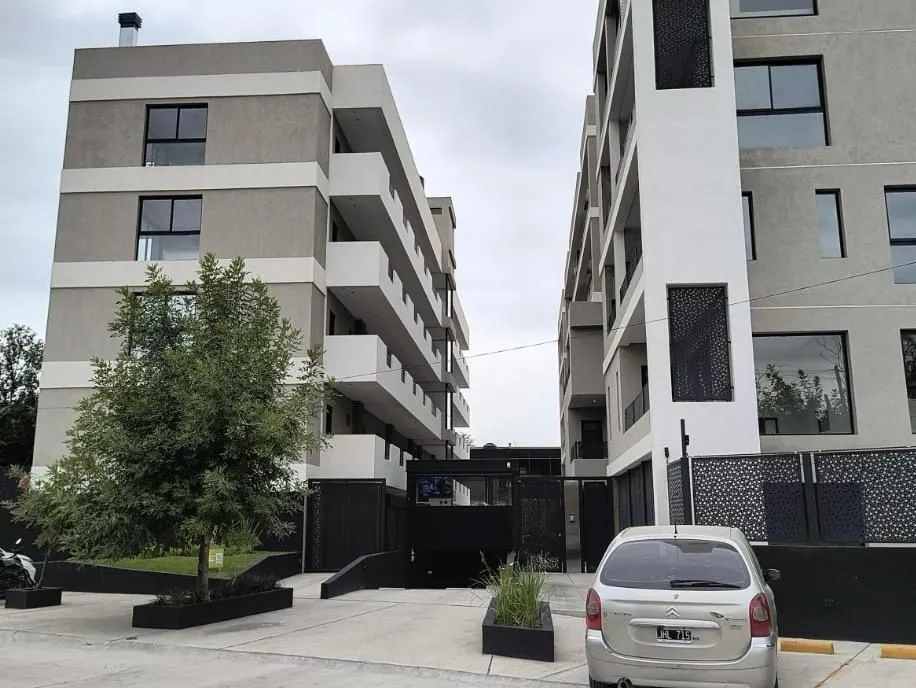 2 Ambientes A Estrenar En Canning