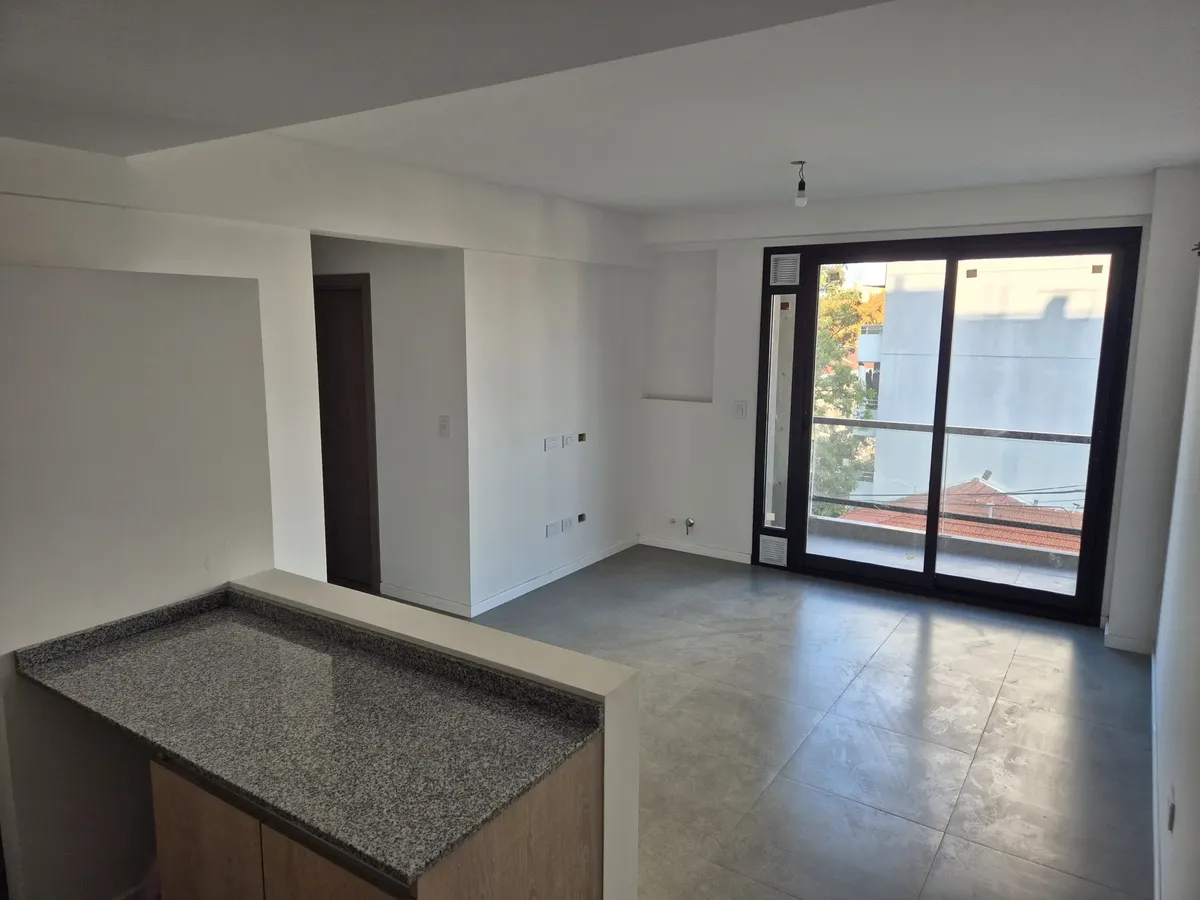 Departamento De 2 Ambientes A Estrenar Con Cocina Integrada Y Balcón Al Frente