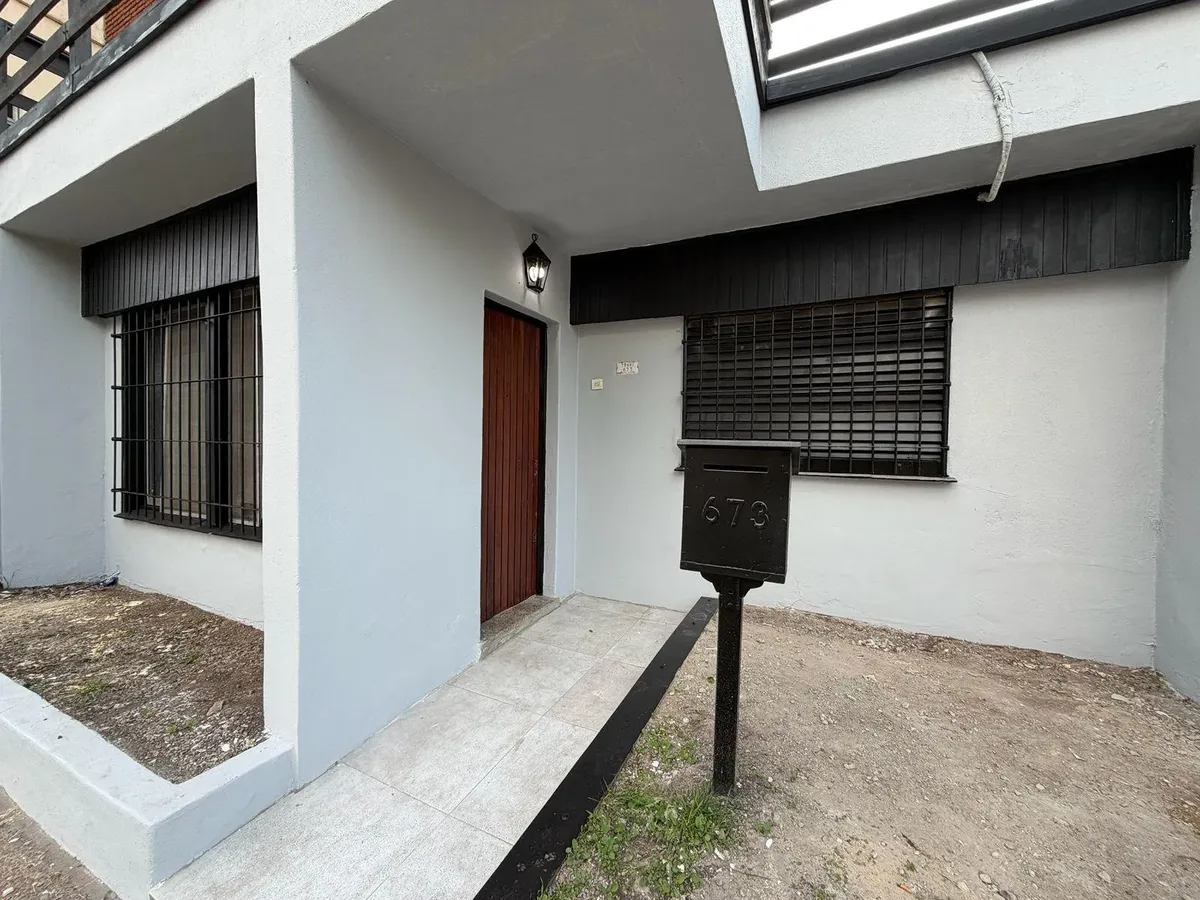 Casa Céntrica En Alquiler En Escobar - Id 5847