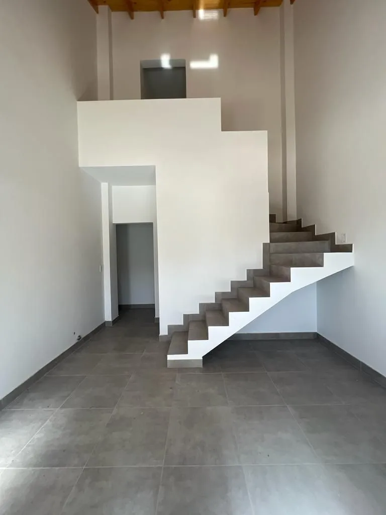 Alquiler De Departamento Tipo Ph 2 Ambientes Caseros - Sin Expensas