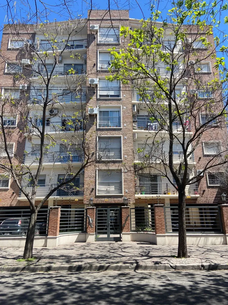 Alquiler De Departamento Mono Ambiente Con Cocina Separada En Centro De Moron