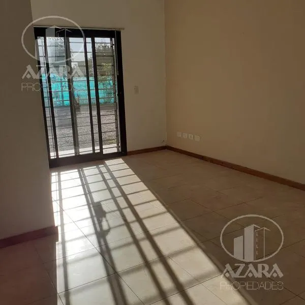 Oportunidad! Hermoso 2 Ambientes Con Patio Y Cochera, A 4 Cuadras De Estación