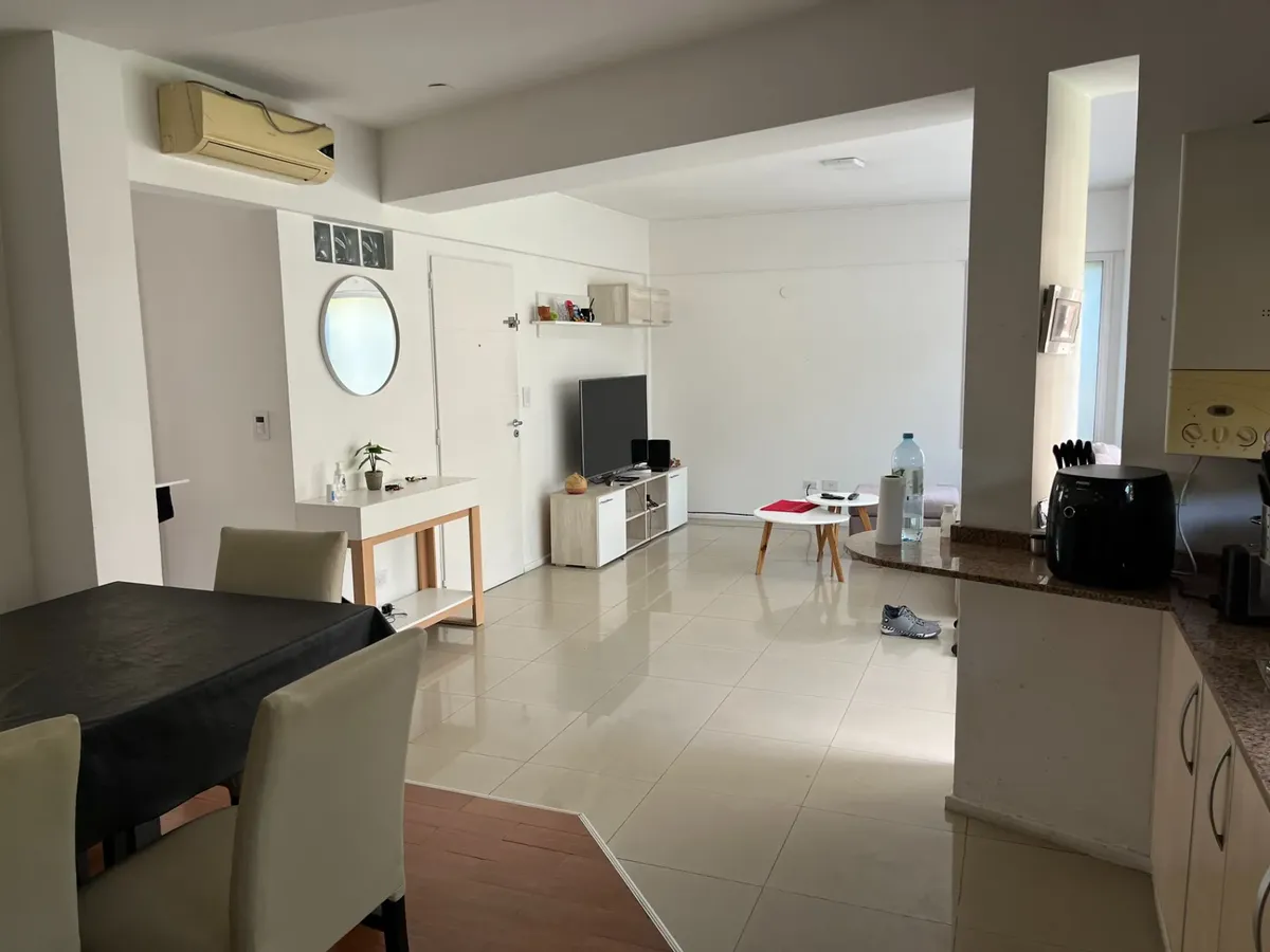 Muy Lindo Piso Con Cochera Y Baulera En Olivos