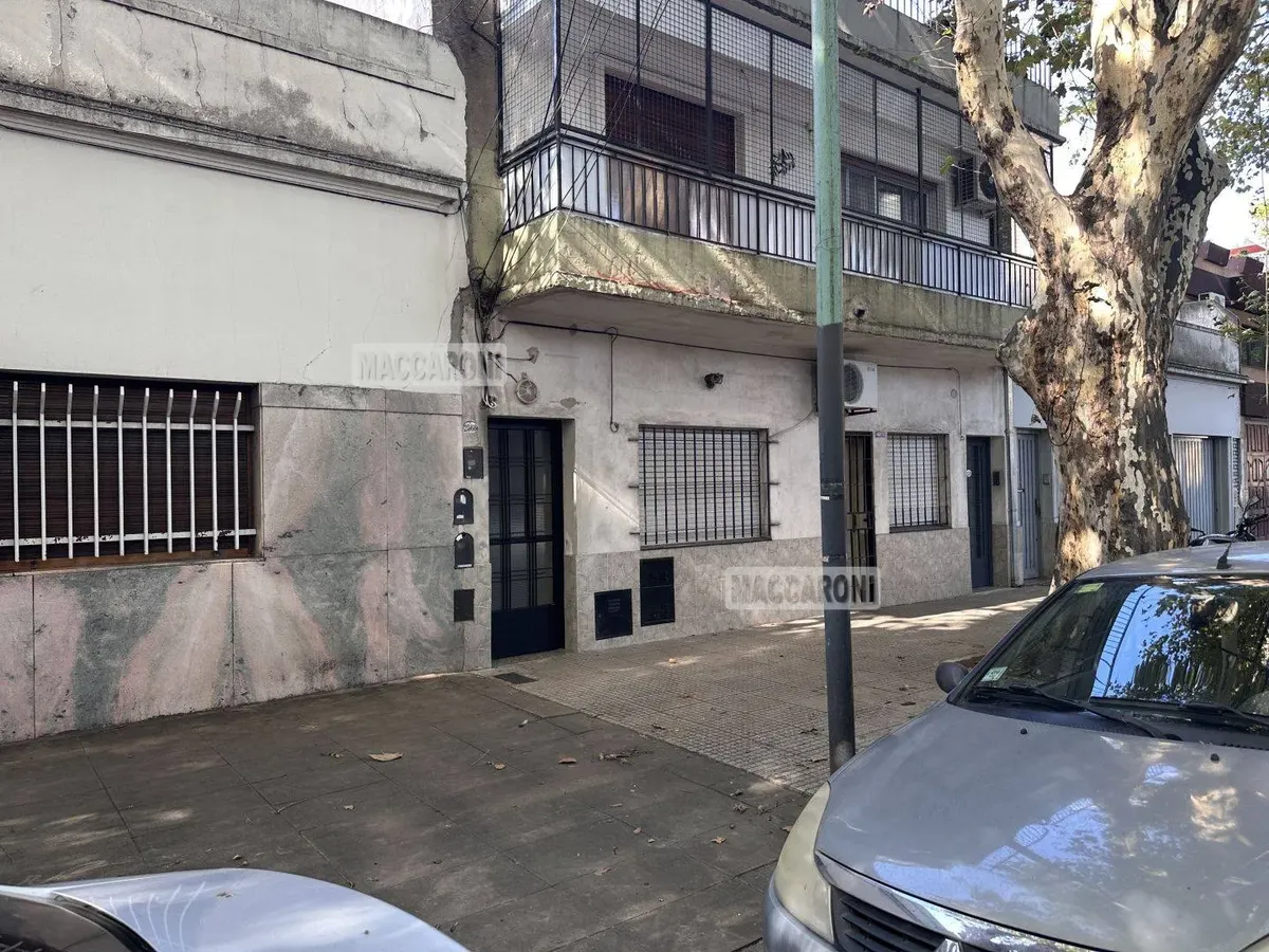 Térreo com pátio e terraço