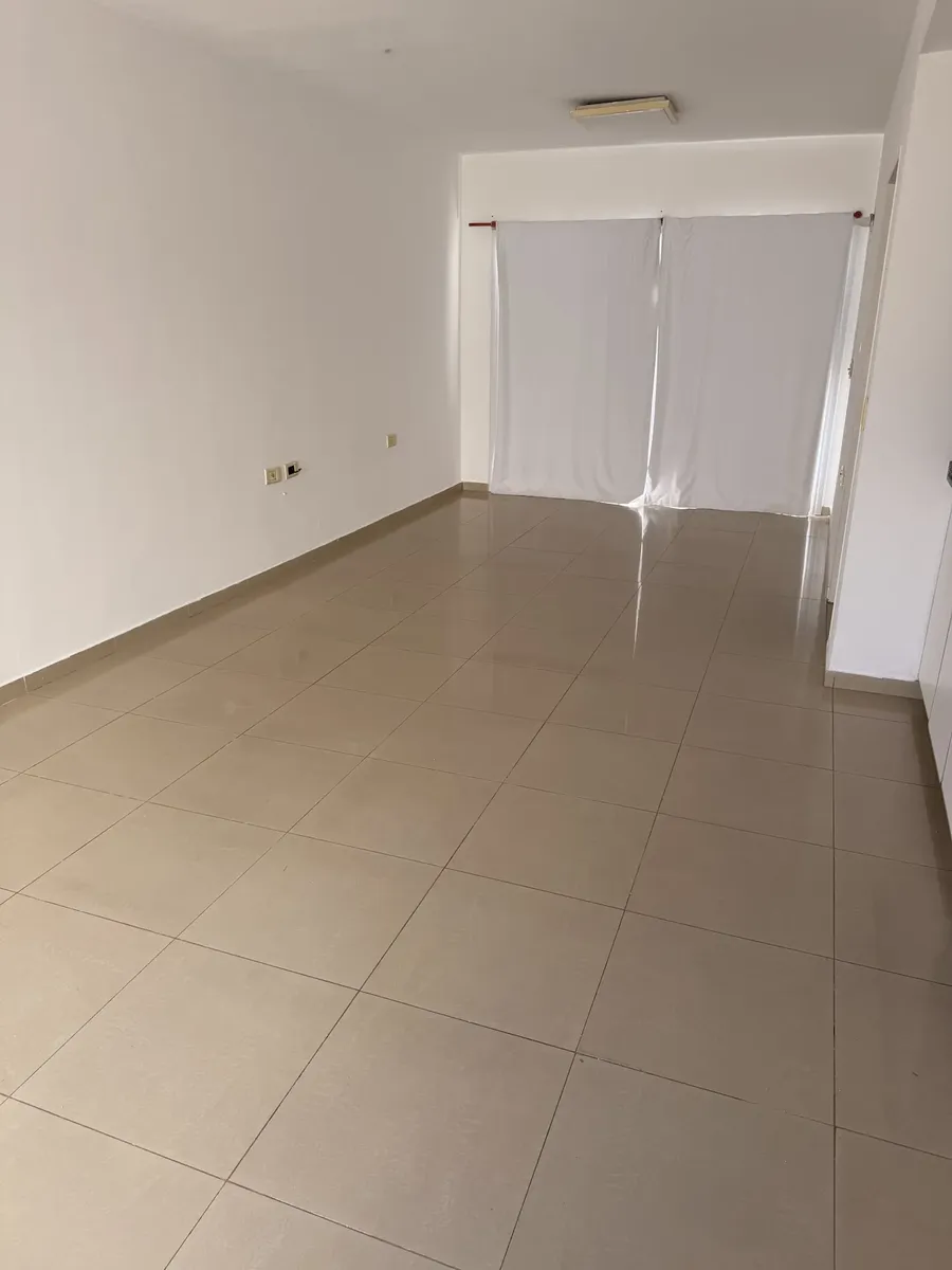 Hermoso Monoambiente En Alquiler Con Balcón Terraza Y Patio Muy Luminosos
