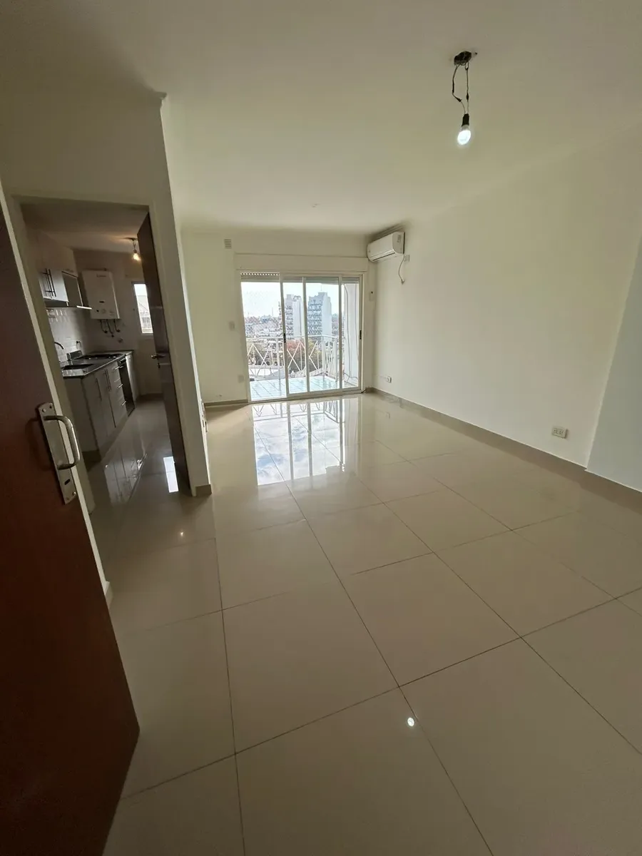 Hermoso Departamento Muy Luminoso 2 Ambientes Con Aire Acondicionado En Todos Los Ambientes
