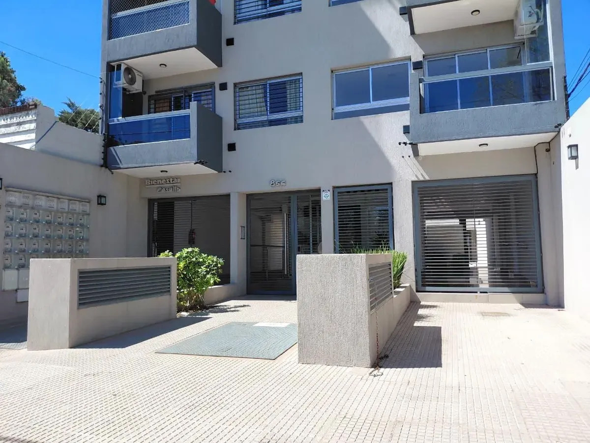 Alquiler Departamento 2 Ambientes Con Balcón En Morón