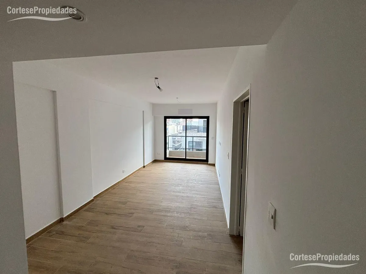 Studio with balcony and AC