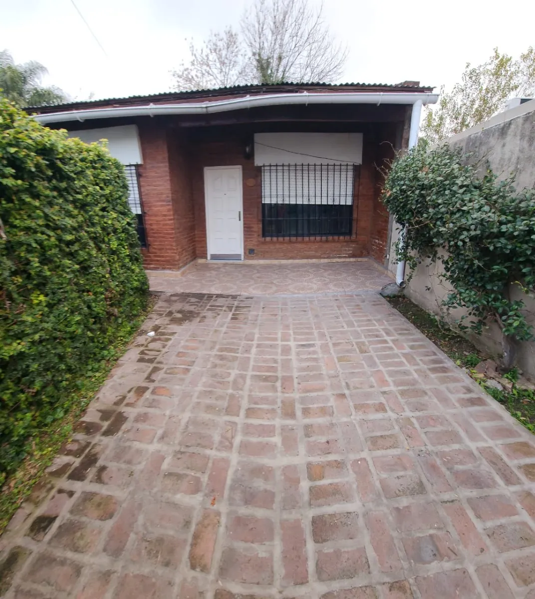 Ph Tipo Casa Al Fondo De 3 Ambientes Y Patio