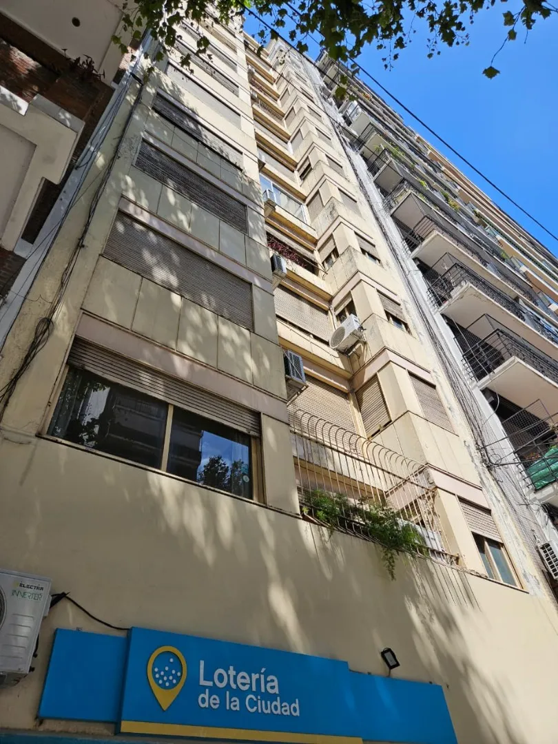 3 ambientes con balcón cerrado