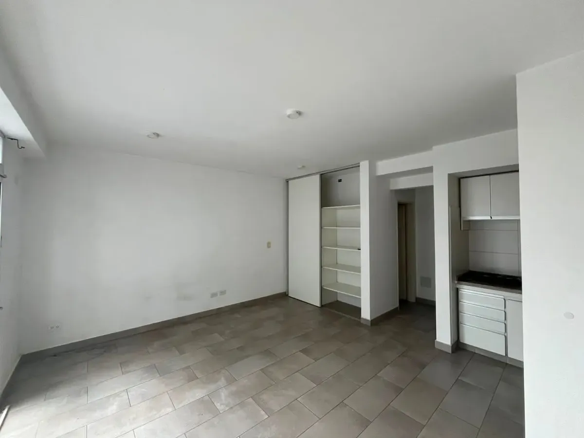 Monoambiente piso 3 con terraza