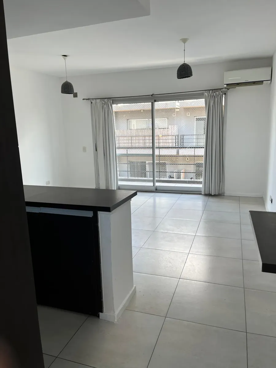 Excelente Departamento De Dos Ambientes En Alquiler