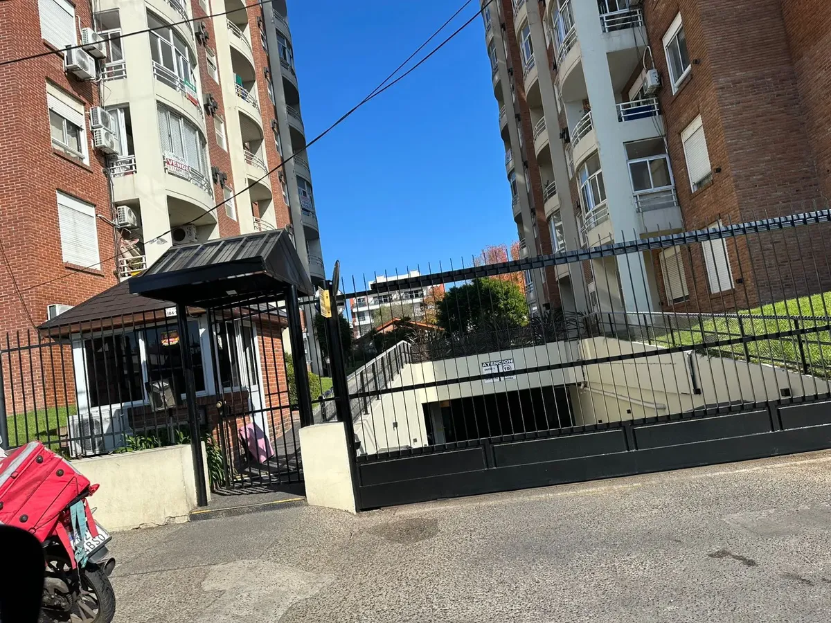 Departamento En Complejo Barrio Parque De 4 Torres De Lujo, Con Amplios Jardines Y Palapas, Con Cerca Perimetral Y Seguridad 24 Horas, Con Pileta, Cancha De Futbol, Parrillas, Juegos Infantiles Y Sum