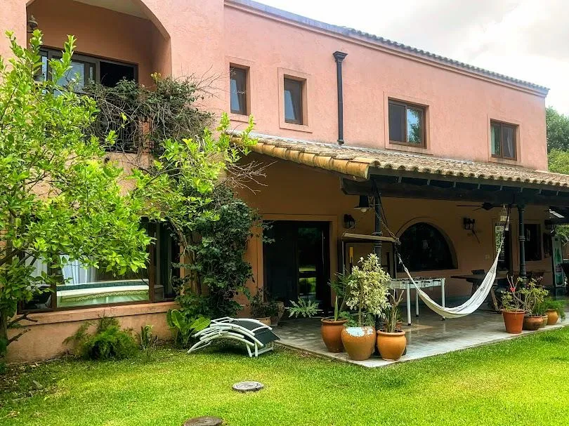 Casa En Alquiler Por Un Año Amoblada. Barrio San Isidro Labrador