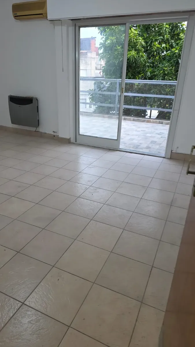 Luminoso Y Cómodo Dpto De 3 Ambs En 1er Piso Al Frente Sin Expensas