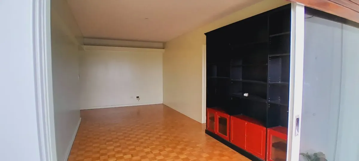 19th floor with balcony