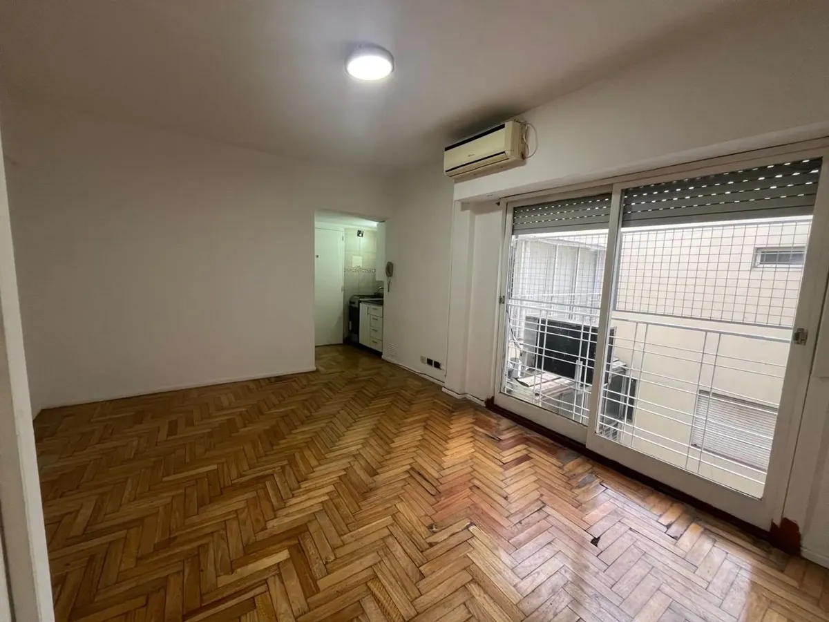 22 m² studio, 10th floor