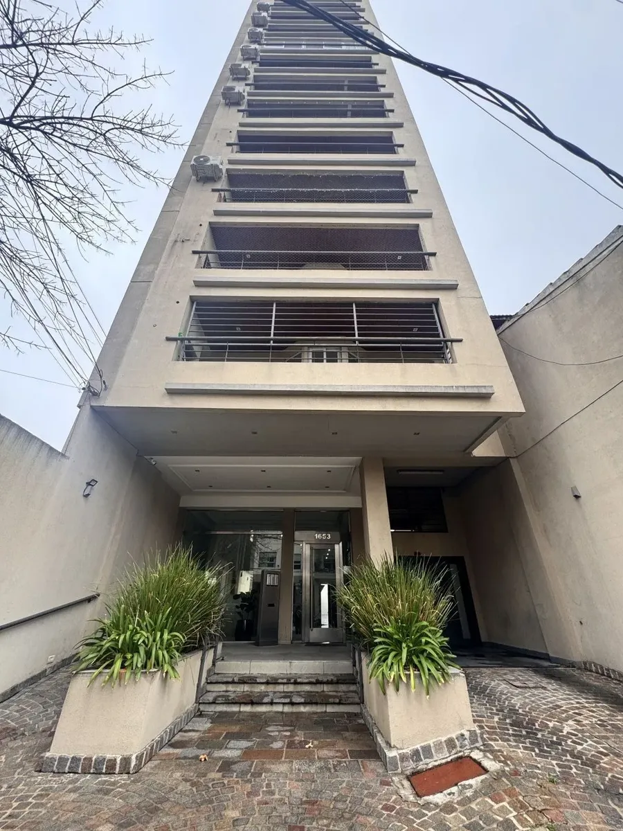 Piso De 3 Amb Con Balcón Aterrazado Al Frente. Exc Estado Y Ubicación