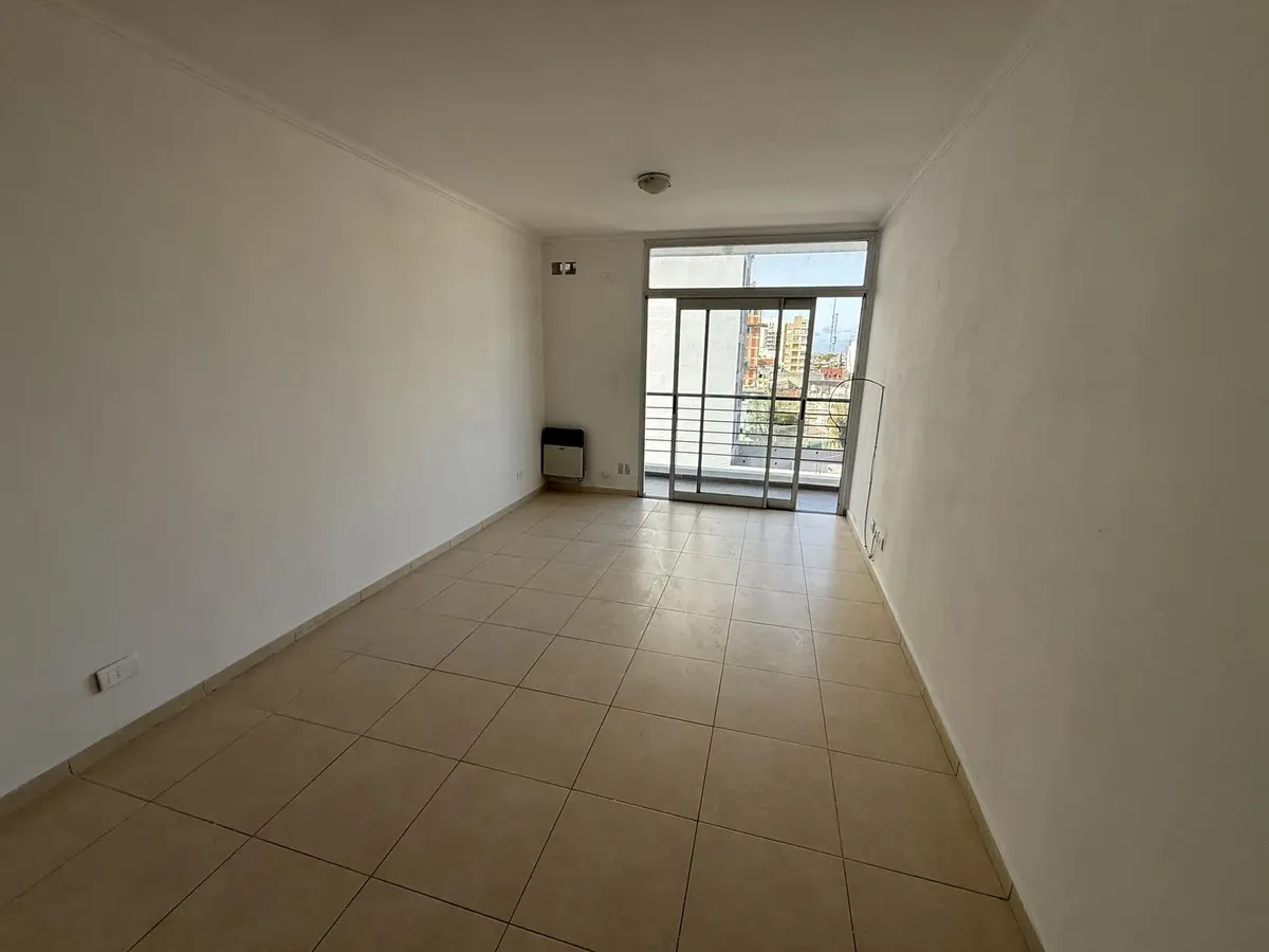 Departamento En Alquiler Monoambiente Con Balcón Al Frente - Wilde Avellaneda