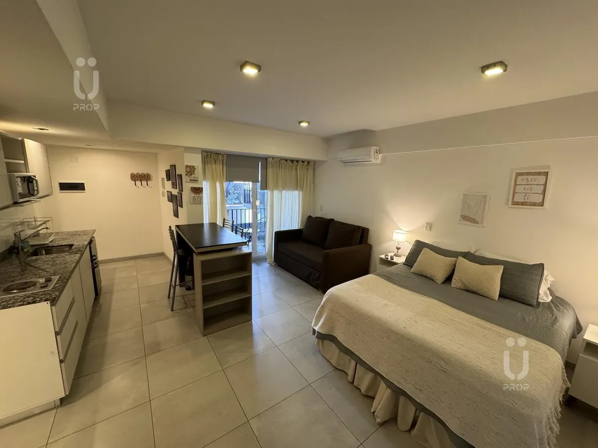 Studio mobiliado com varanda