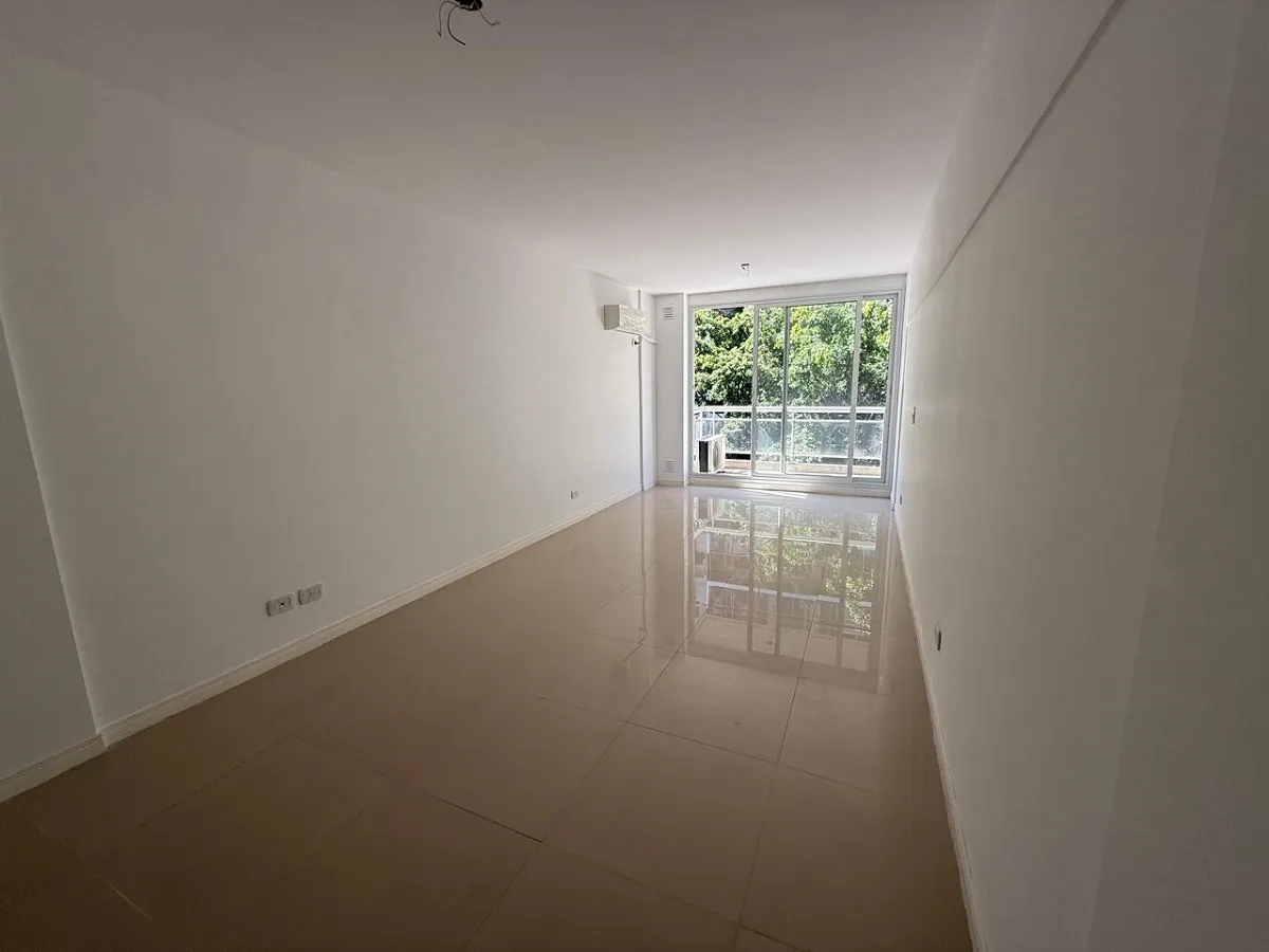 Estúdio 33 m² com varanda