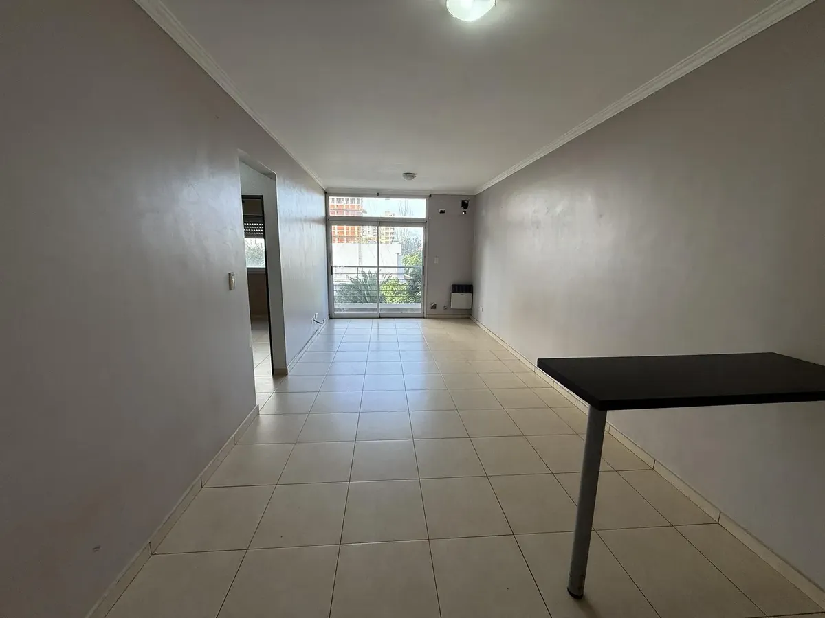 Departamento En Alquiler De 2 Ambiente Con Balcón - Wilde Avellaneda