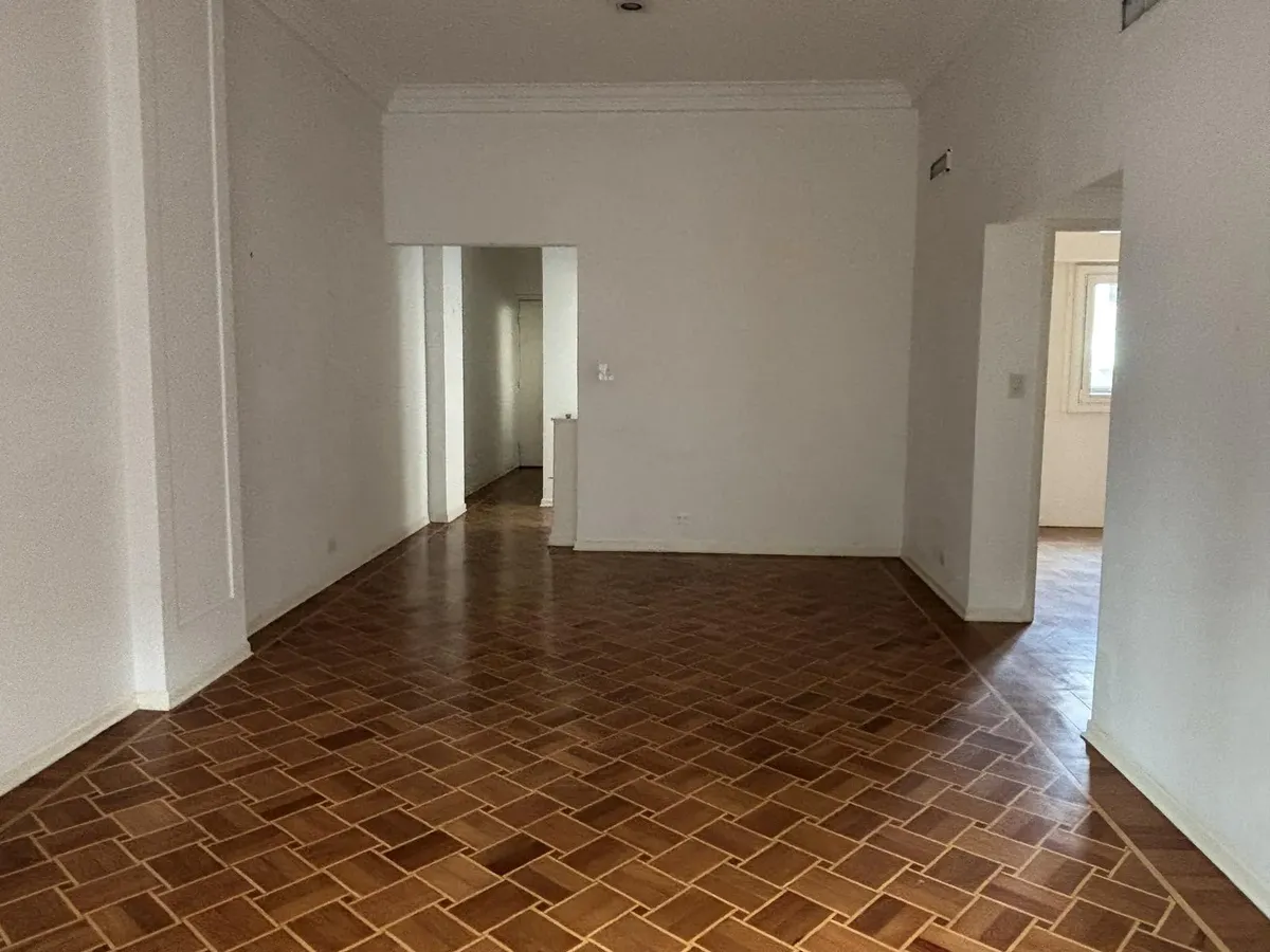 Alquiler De Departamento 3 Ambientes Con Balcón En Recoleta