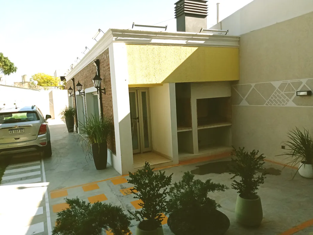 Departamento 3 Ambientes Con Balcón Al Frente Y Cochera Frente Al Parque Domínico