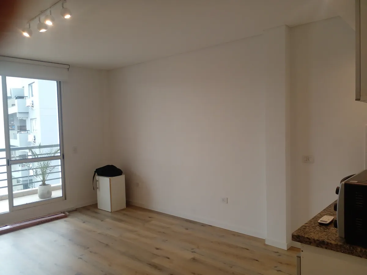 Studio com varanda e A/C