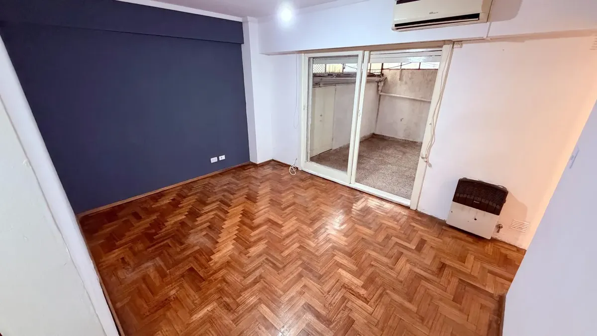 Alquiler Departamento 3 Ambientes Con Patio En Villa Pueyrredon